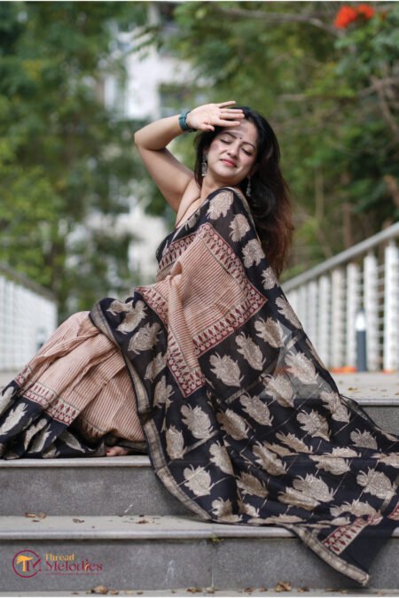 HAND BLOCK PRINTED - RED AND BLACK SANGANERI